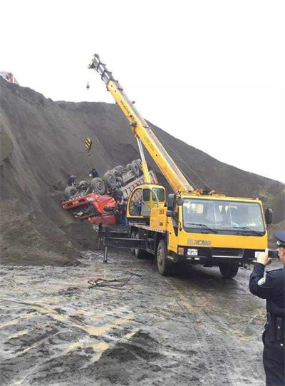 贡井区上犹道路救援